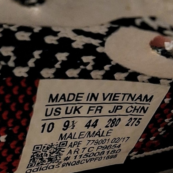 Adidas Yeezy 350 V2 Zebra Sneakers SZ 10 Black & White Adidas Yeezy - Picture 4 of 5